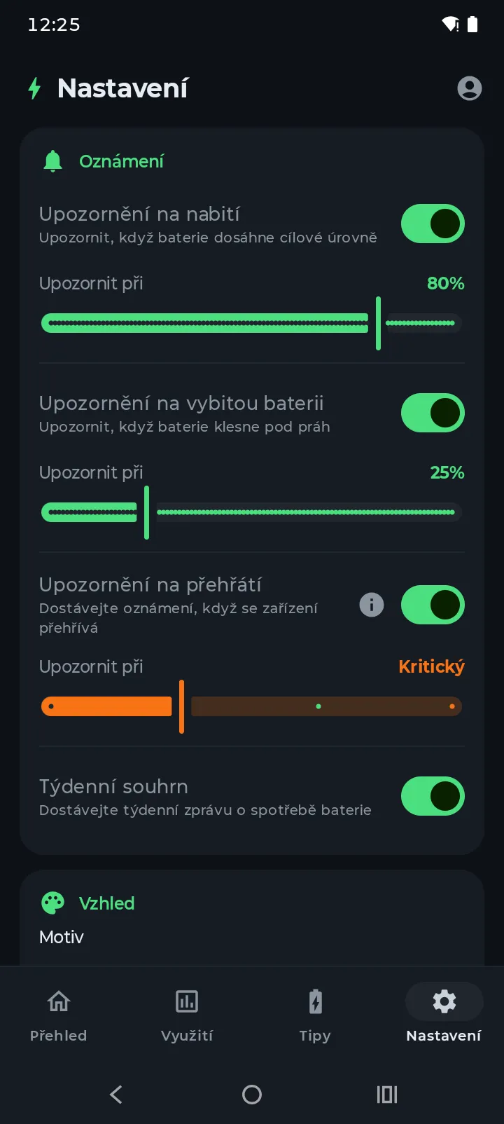 Nastavení oznámení Battery Hero s přepínači pro nabíjení, slabou baterii, přehřátí a týdenní souhrn