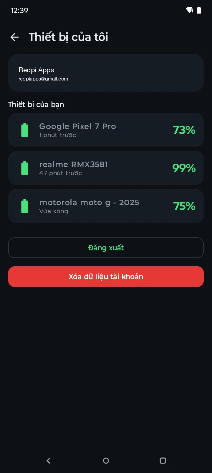 Màn hình Thiết bị của tôi của Battery Hero liệt kê ba thiết bị Android đã đồng bộ với mức pin